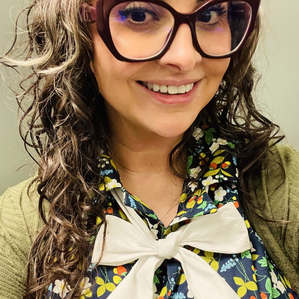 Meet your Posher, Serina
